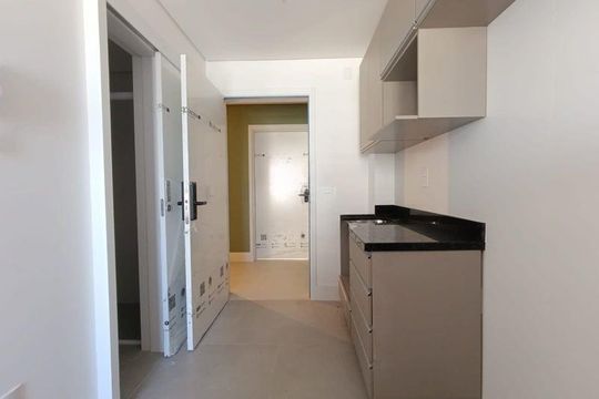 Cozinha de apartamento para alugar com 1 quarto, 23m² em Centro, Florianópolis