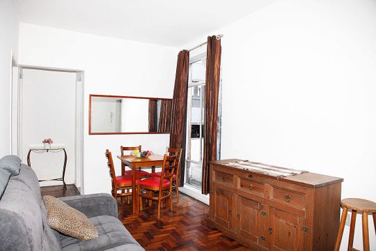 Sala de apartamento para alugar com 2 quartos, 80m² em São João, Porto Alegre