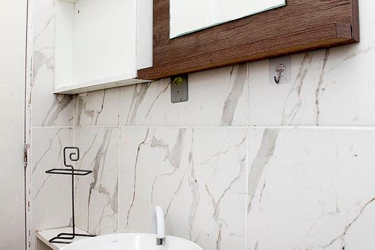 Banheiro 1 Quarto Suíte de apartamento para alugar com 2 quartos, 80m² em São João, Porto Alegre