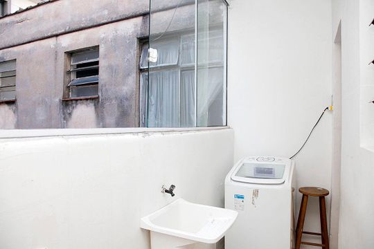 Cozinha + Área de Serviço de apartamento para alugar com 2 quartos, 80m² em São João, Porto Alegre