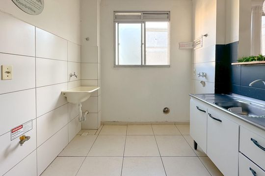 Cozinha de apartamento para alugar com 2 quartos, 55m² em Areias, São José