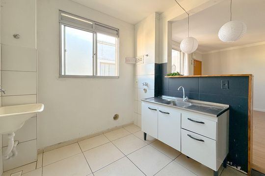 Cozinha de apartamento para alugar com 2 quartos, 55m² em Areias, São José