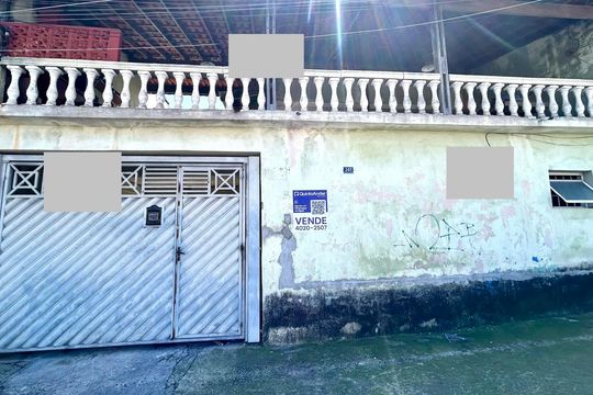 Placa instalada na fachada do imóvel  de casa à venda com 3 quartos, 245m² em Jardim Paulista, Guarulhos