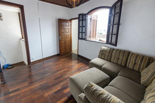 Sala de casa para alugar com 2 quartos, 141m² em Alípio de Melo, Belo Horizonte