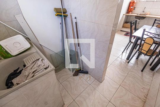 Área de serviço de casa para alugar com 2 quartos, 141m² em Alípio de Melo, Belo Horizonte