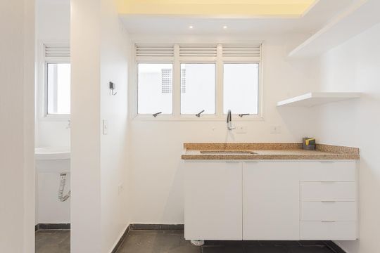 Cozinha de apartamento para alugar com 2 quartos, 52m² em Pinheiros, São Paulo