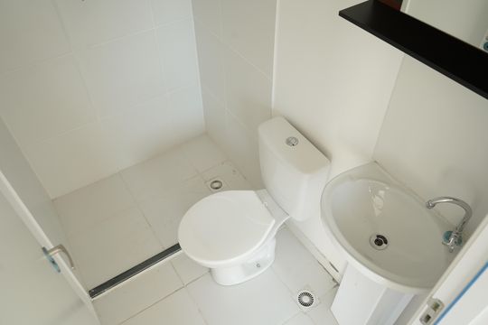 Banheiro de kitnet/studio para alugar com 1 quarto, 17m² em Vila Aricanduva, São Paulo