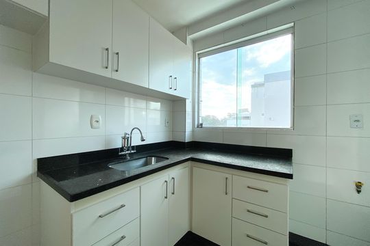 Cozinha de apartamento à venda com 3 quartos, 75m² em Itapoã, Belo Horizonte