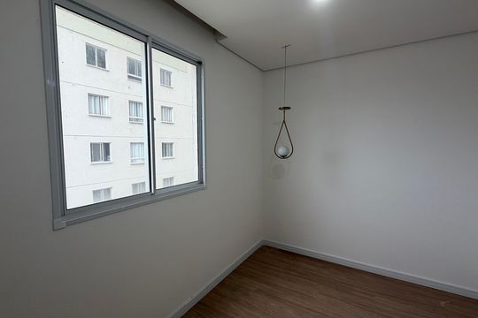 Apartamento para alugar com 2 quartos, 38m² em Chacara Santa Lucia, Carapicuíba