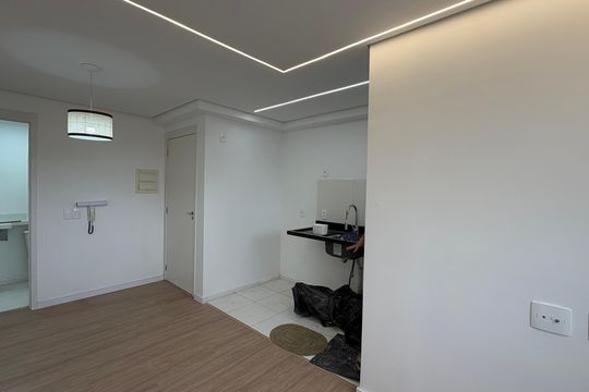 Apartamento para alugar com 2 quartos, 38m² em Chacara Santa Lucia, Carapicuíba