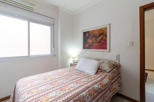 Quarto 1 de apartamento à venda com 1 quarto, 36m² em Farroupilha, Porto Alegre