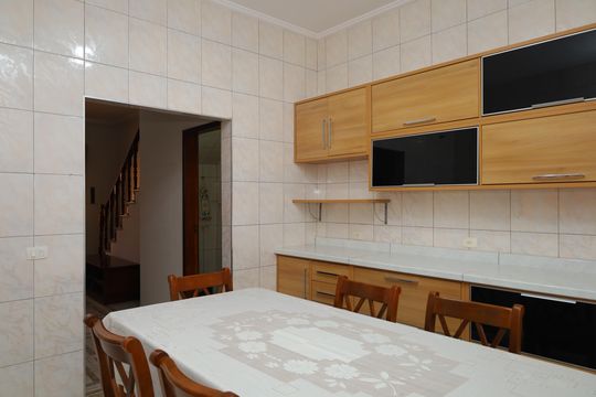 Cozinha de casa para alugar com 2 quartos, 80m² em Vila Raquel, São Paulo