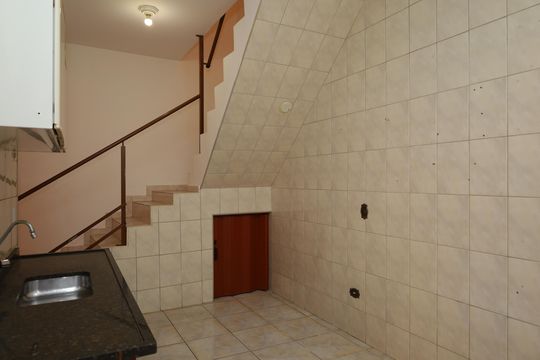 Cozinha de casa para alugar com 2 quartos, 80m² em Vila Raquel, São Paulo
