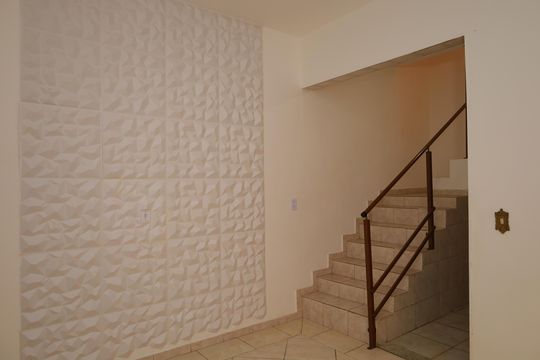 Sala de casa para alugar com 2 quartos, 80m² em Vila Raquel, São Paulo