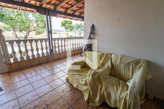 Varanda de casa para alugar com 2 quartos, 141m² em Alípio de Melo, Belo Horizonte