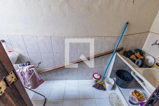 Área de serviço de casa para alugar com 2 quartos, 141m² em Alípio de Melo, Belo Horizonte