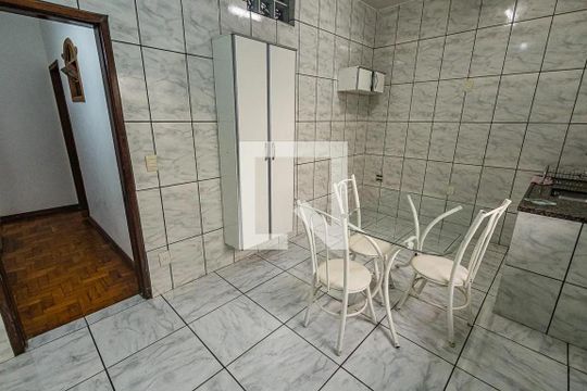 Cozinha de casa para alugar com 2 quartos, 141m² em Alípio de Melo, Belo Horizonte