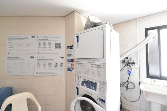Área comum - Lavanderia de kitnet/studio para alugar com 1 quarto, 30m² em Centro, Curitiba