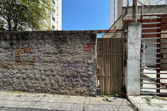 Fachada de casa à venda com 2 quartos, 300m² em Vila da Saúde, São Paulo