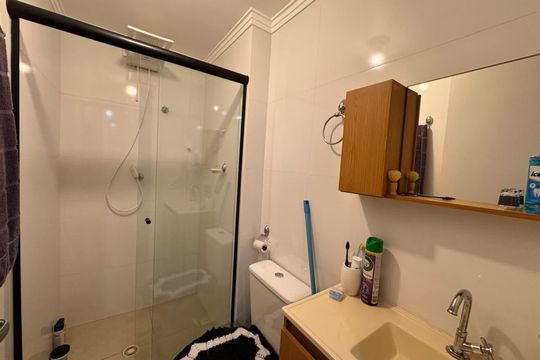 Banheiro de apartamento para alugar com 2 quartos, 36m² em Metalúrgicos, Osasco