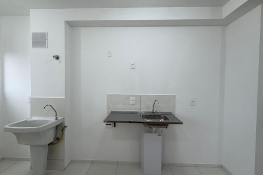Apartamento para alugar com 1 quarto, 28m² em Chacara Santa Lucia dos Ypes, Carapicuíba