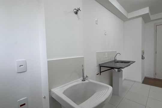 Apartamento para alugar com 1 quarto, 28m² em Chacara Santa Lucia dos Ypes, Carapicuíba