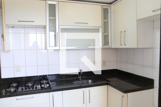 Cozinha e Área de Serviço de apartamento para alugar com 3 quartos, 76m² em Alto da Glória, Goiânia