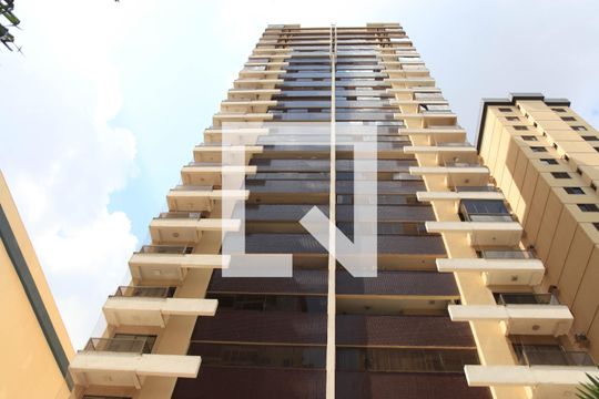 Fachada de apartamento para alugar com 3 quartos, 76m² em Alto da Glória, Goiânia