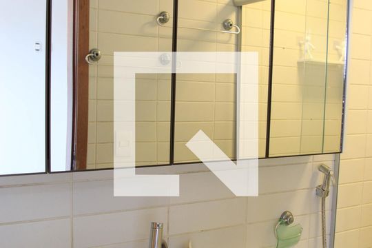 Banheiro da Suíte de apartamento para alugar com 3 quartos, 76m² em Alto da Glória, Goiânia
