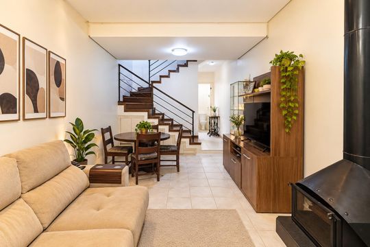 Casa de Condomínio para alugar com 3 quartos, 107m² em Teresópolis, Porto Alegre