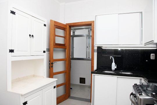 Cozinha de apartamento à venda com 2 quartos, 94m² em Santana, Porto Alegre