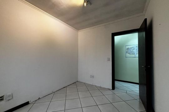 Quarto de apartamento para alugar com 2 quartos, 84m² em Vila Eunice Nova, Cachoeirinha