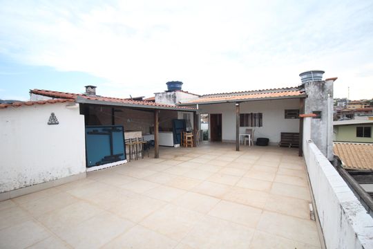 Quintal de casa para alugar com 5 quartos, 268m² em Cardoso, Contagem