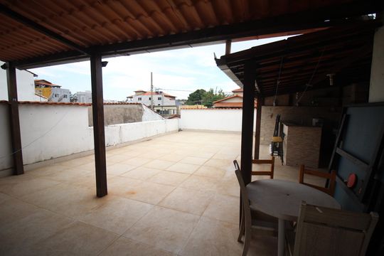 Quintal de casa para alugar com 5 quartos, 268m² em Cardoso, Contagem