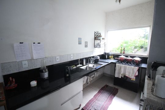Cozinha de casa para alugar com 5 quartos, 268m² em Cardoso, Contagem