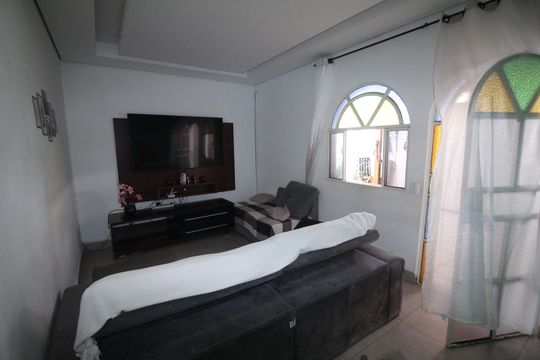 Casa para alugar com 5 quartos, 268m² em Cardoso, Contagem