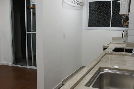 Cozinha de apartamento para alugar com 1 quarto, 40m² em Jurubatuba, São Paulo