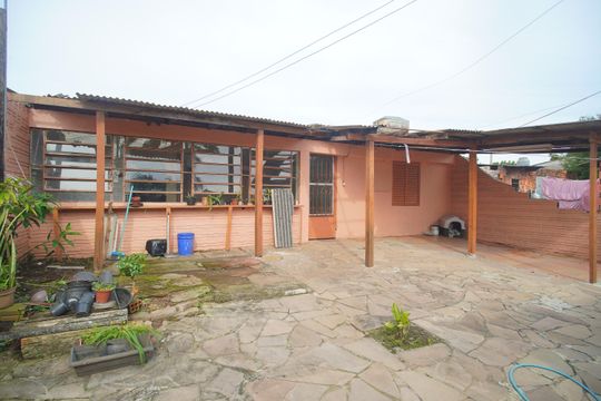 Quintal de casa à venda com 2 quartos, 90m² em Feitoria, São Leopoldo