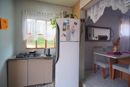 Cozinha de casa à venda com 2 quartos, 90m² em Feitoria, São Leopoldo