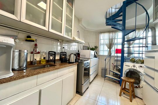 Cozinha de apartamento à venda com 1 quarto, 91m² em Vila Guarani, São Paulo
