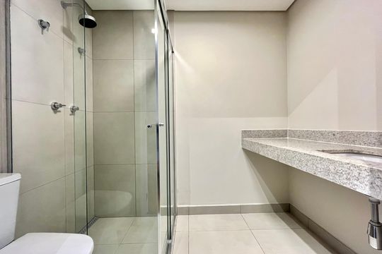 Banheiro de kitnet/studio à venda com 1 quarto, 25m² em Vila Clementino, São Paulo