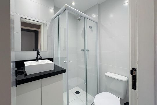 Banheiro 1 de apartamento à venda com 2 quartos, 52m² em Chácara Cruzeiro do Sul, São Paulo