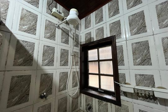 Banheiro de casa de condomínio para alugar com 2 quartos, 50m² em Itanhangá, Rio de Janeiro