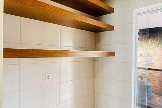 Cozinha de casa de condomínio para alugar com 2 quartos, 50m² em Água Espraiada, Cotia