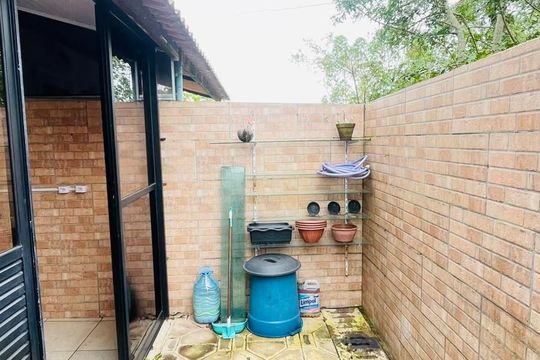 Área privativa de casa de condomínio para alugar com 2 quartos, 50m² em Água Espraiada, Cotia