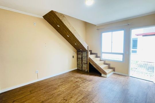 Sala de casa de condomínio para alugar com 2 quartos, 50m² em Água Espraiada, Cotia