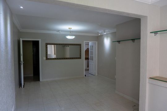 Sala de apartamento à venda com 2 quartos, 80m² em Setor Bueno, Goiânia