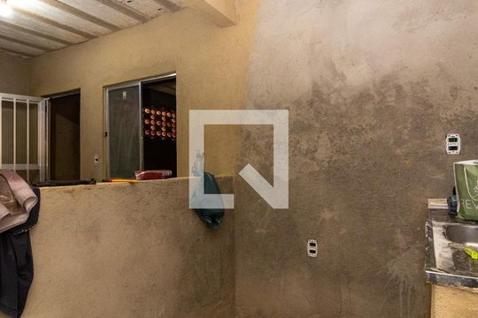 Casa para alugar com 3 quartos, 180m² em Realengo, Rio de Janeiro