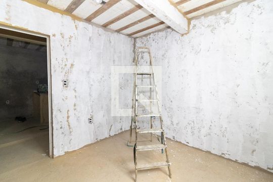 Casa para alugar com 3 quartos, 180m² em Realengo, Rio de Janeiro