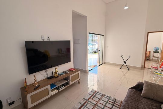 Casa à venda com 3 quartos, 129m² em Jardim das Rosas, Goiânia